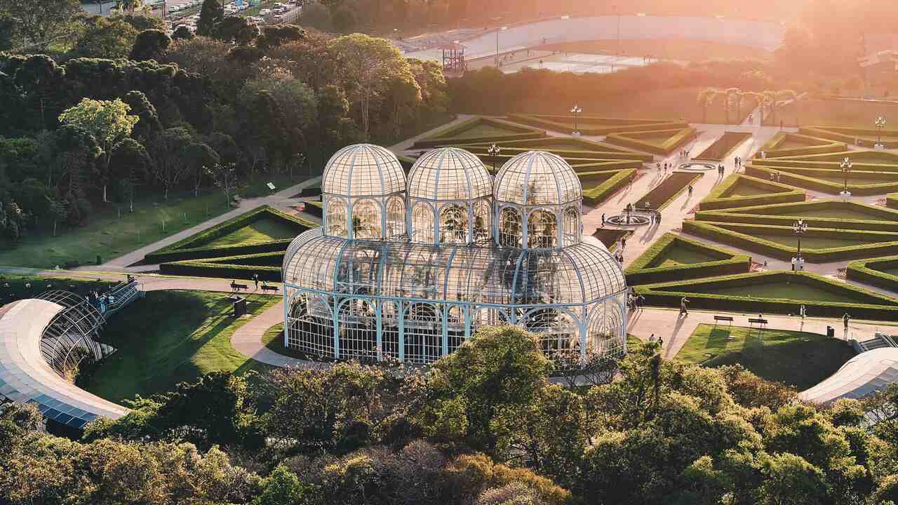 Jardim Botânico de Curitiba, local indicado para colaboradores que desejam aproveitar o tempo livre em uma viagem corporativa para Curitiba.