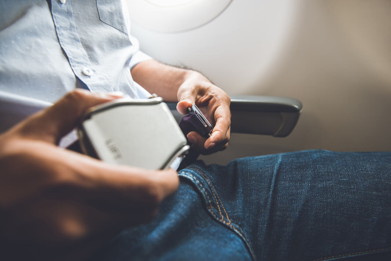 como lidar com turbulência no avião.