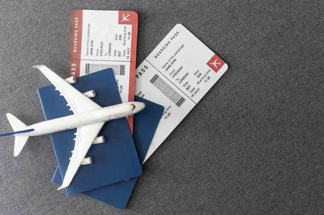 Passagem aérea para uma viagem corporativa, a fim de falar se vale a pena comprar passagem aérea com 1 ano de antecedência.