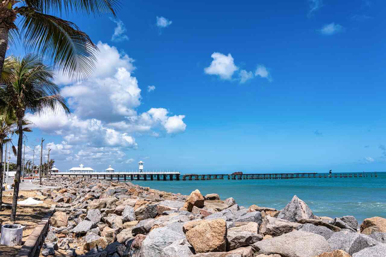 Onde ficar em Fortaleza: imagem de uma das praias mais conhecidas da região.